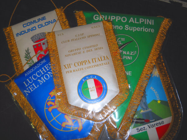 Gagliardetto triangolare 23x28cm retro tricolore